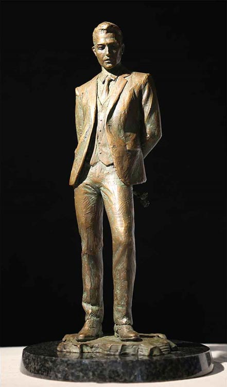 fabian perez surprise at moonlight bronze